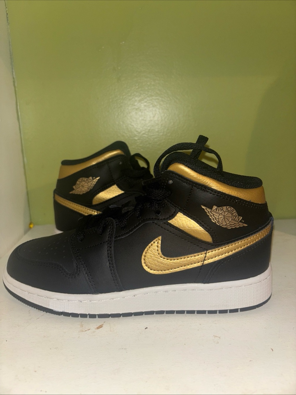 Authentic Nike Air Jordan Black Metallic Sneakers . Size 7 New without Box